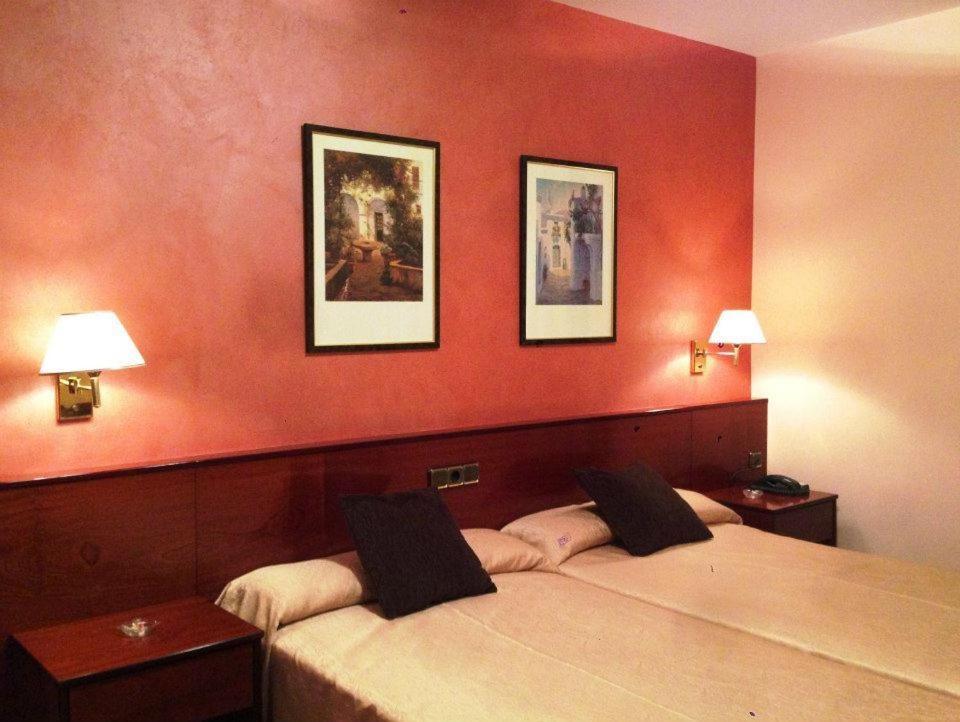 Hotel La Seu Сео-де-Уржель Номер фото